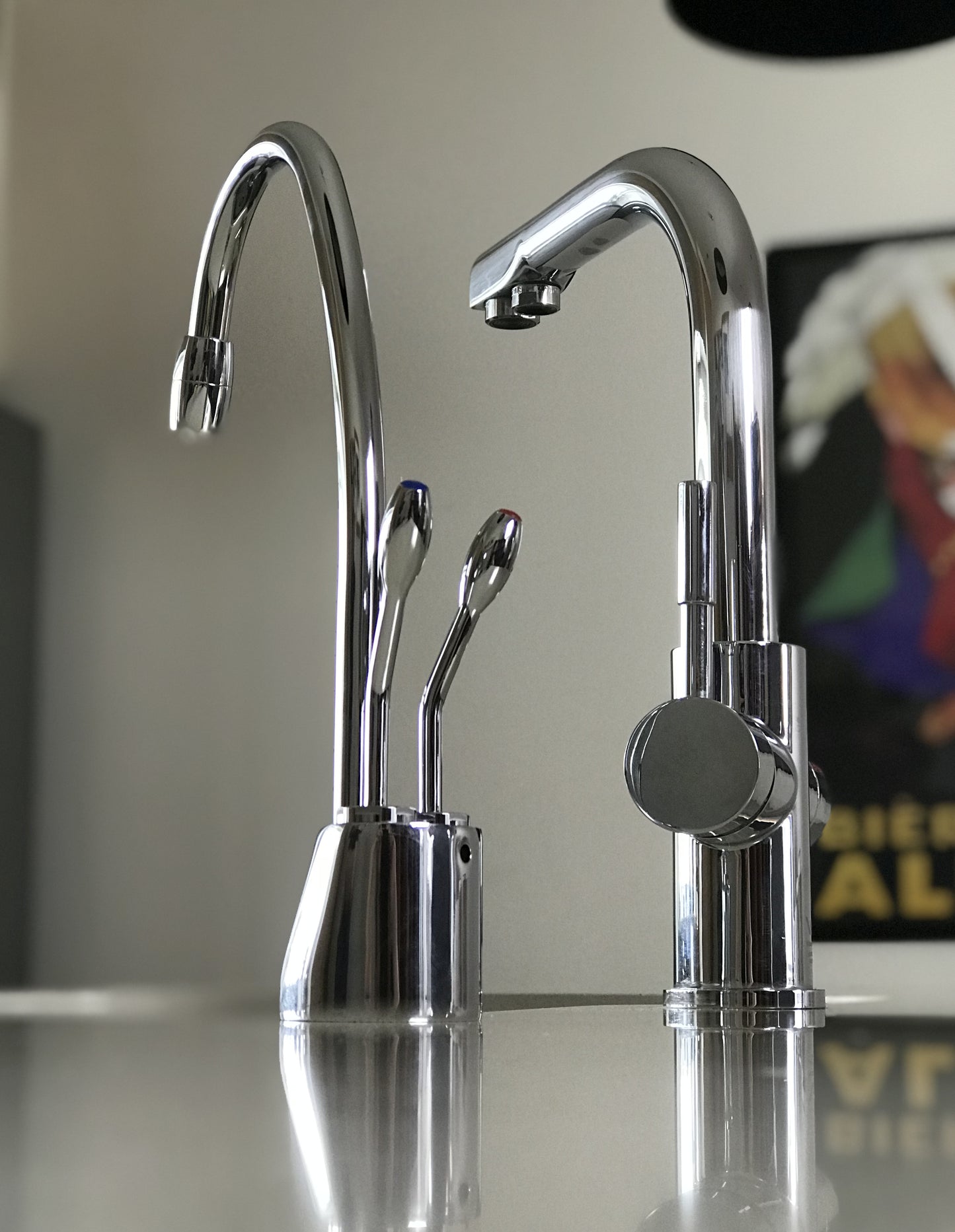 Boiling & Ambient Instant Filtered Water - Swan Tap | Matte Black, Brushed Gold or Chrome
